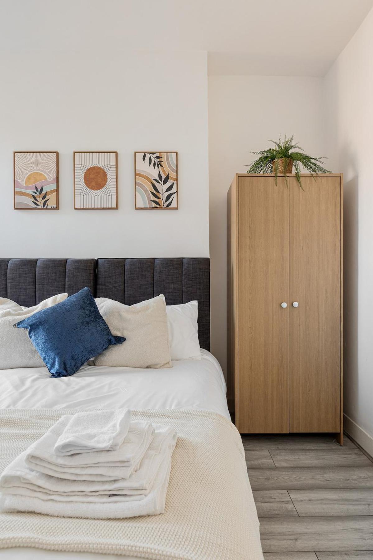 Apartment Modern 4 Bedroom House In Woodgreen