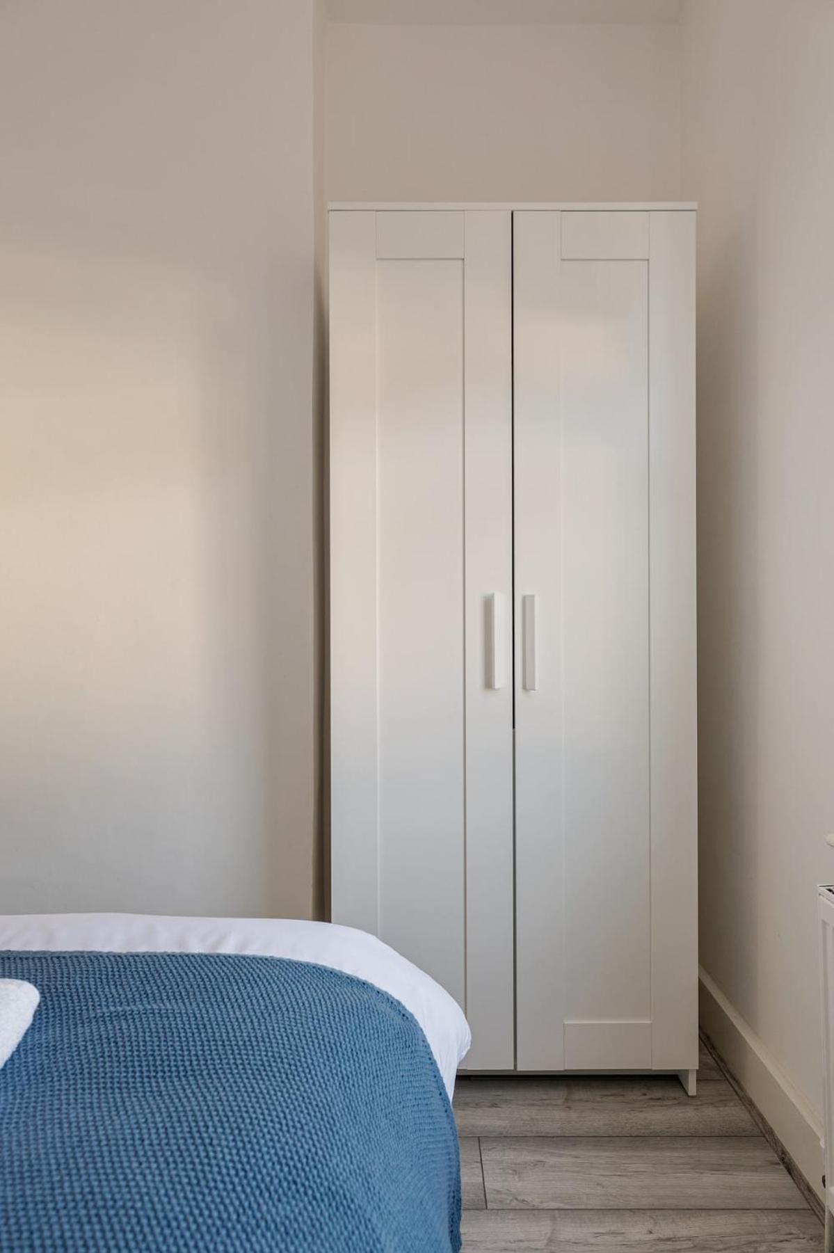 Modern 4 Bedroom House In Woodgreen Appartement *